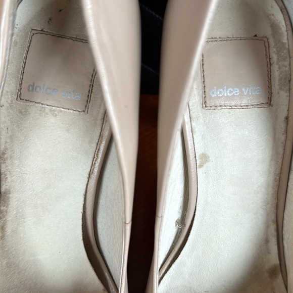 3 for $30💖 Dolce Vita Size 7.5 Leather Cream Pumps Shoes Heels Gold Buckle Bow - Picture 9 of 10